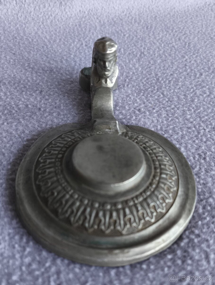 cínové víčko na korbel - 6