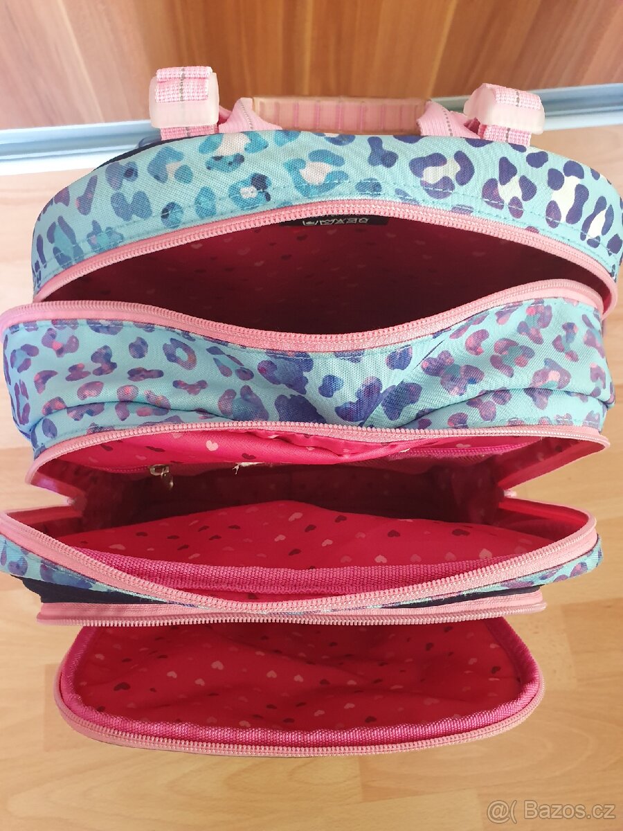 Prodám používaný dívčí školní batoh topgal 1-3třída - 6
