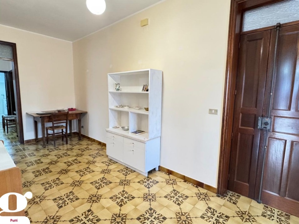 Prodej komfortního zař. bytu 4+1, 120 m2, Patti, Sicílie - 6