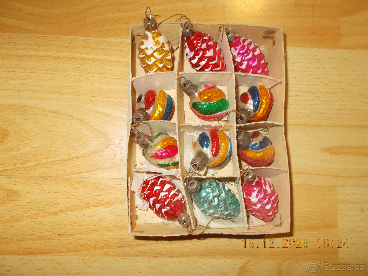 Prodej vánočních ozdob. - 6