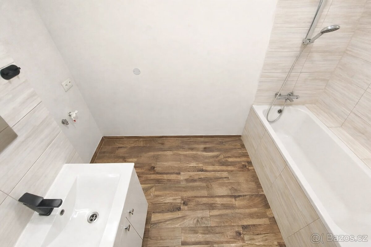 Pronájem prostorného a světlého bytu 4+1, 76 m² - 6