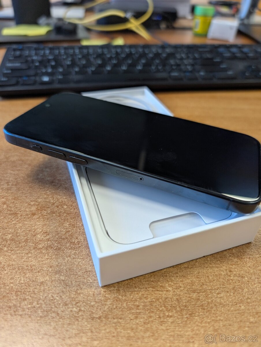 iPhone 15 Pro Max 256GB modrý titan - 6