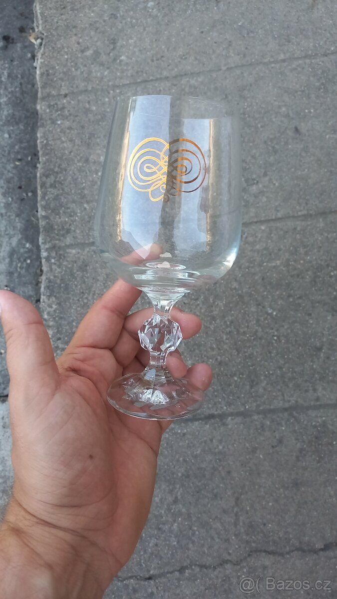 skleničky, čajový set, váza - vše za symbolickou cenu - 6