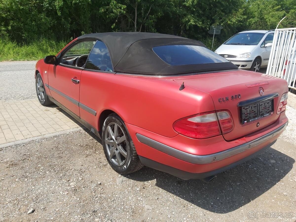 Mercedes-Benz CLK 320i - 6