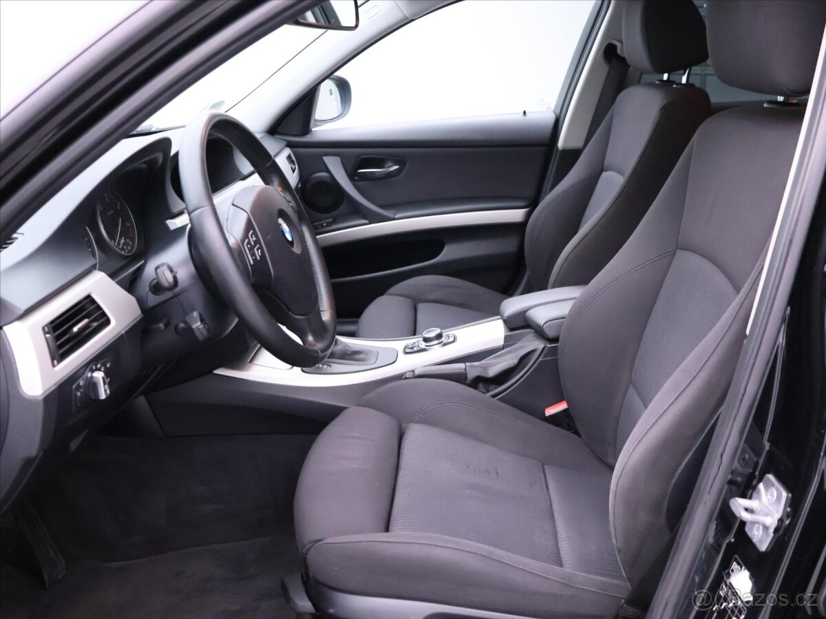 BMW 3 Series, BMW 320d Touring 2012-Serviced 149 000 Kč - 6