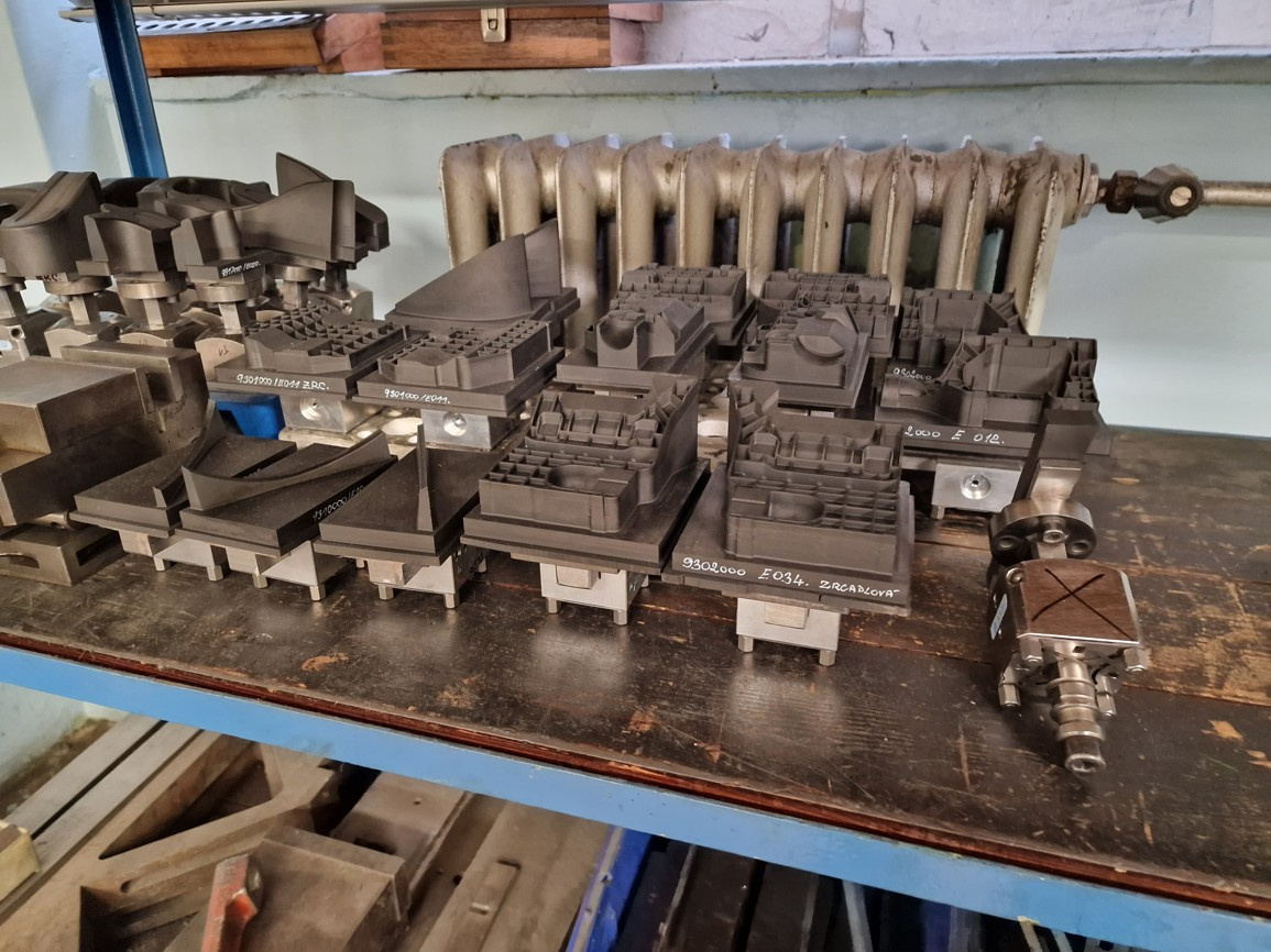 Elektroerozivní hloubička AGIETRON HYPERSPARK 2 - 6