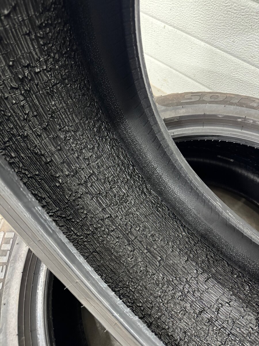 ZIMNÍ PNEU 245/45 R18 - 6