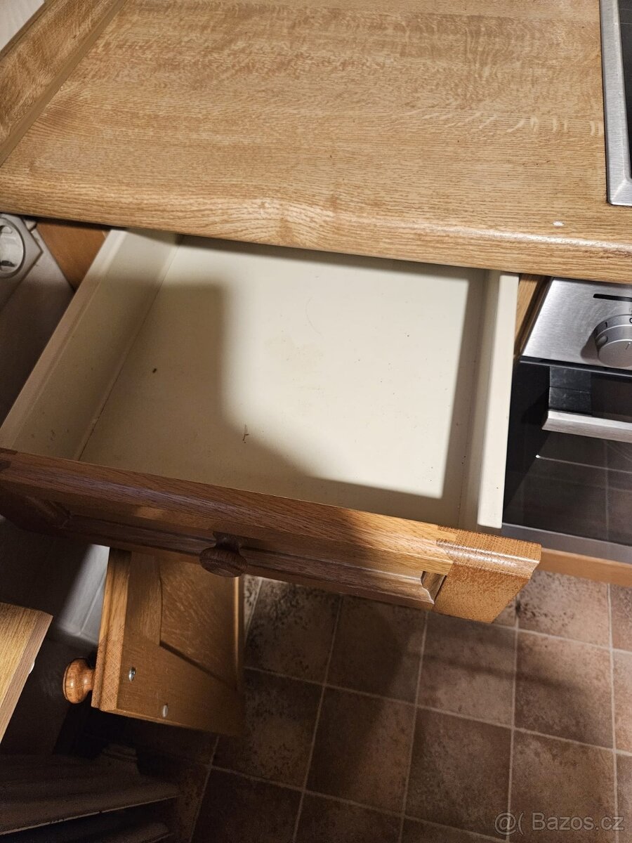 Masivní kuchyňská linka z Německa se spotřebiči - 6