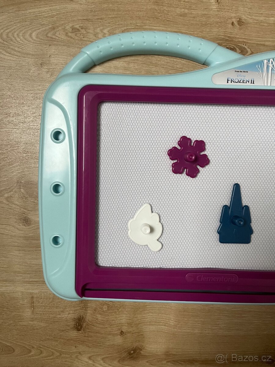 Magnetická kreslící tabulka Frozen Clementoni. - 6