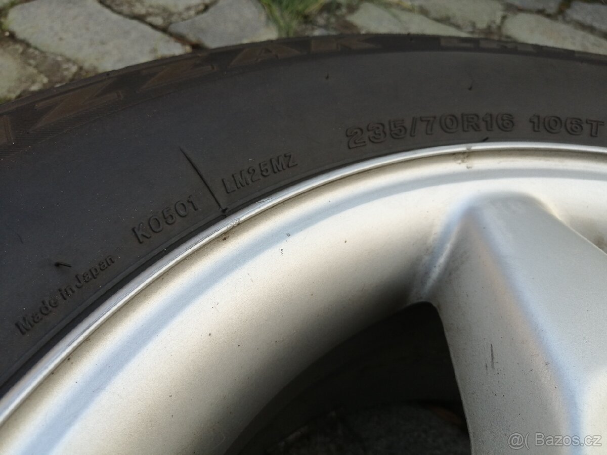 Bridgestone Blizzak LM25 4x4 235/70 R16 106T - 6