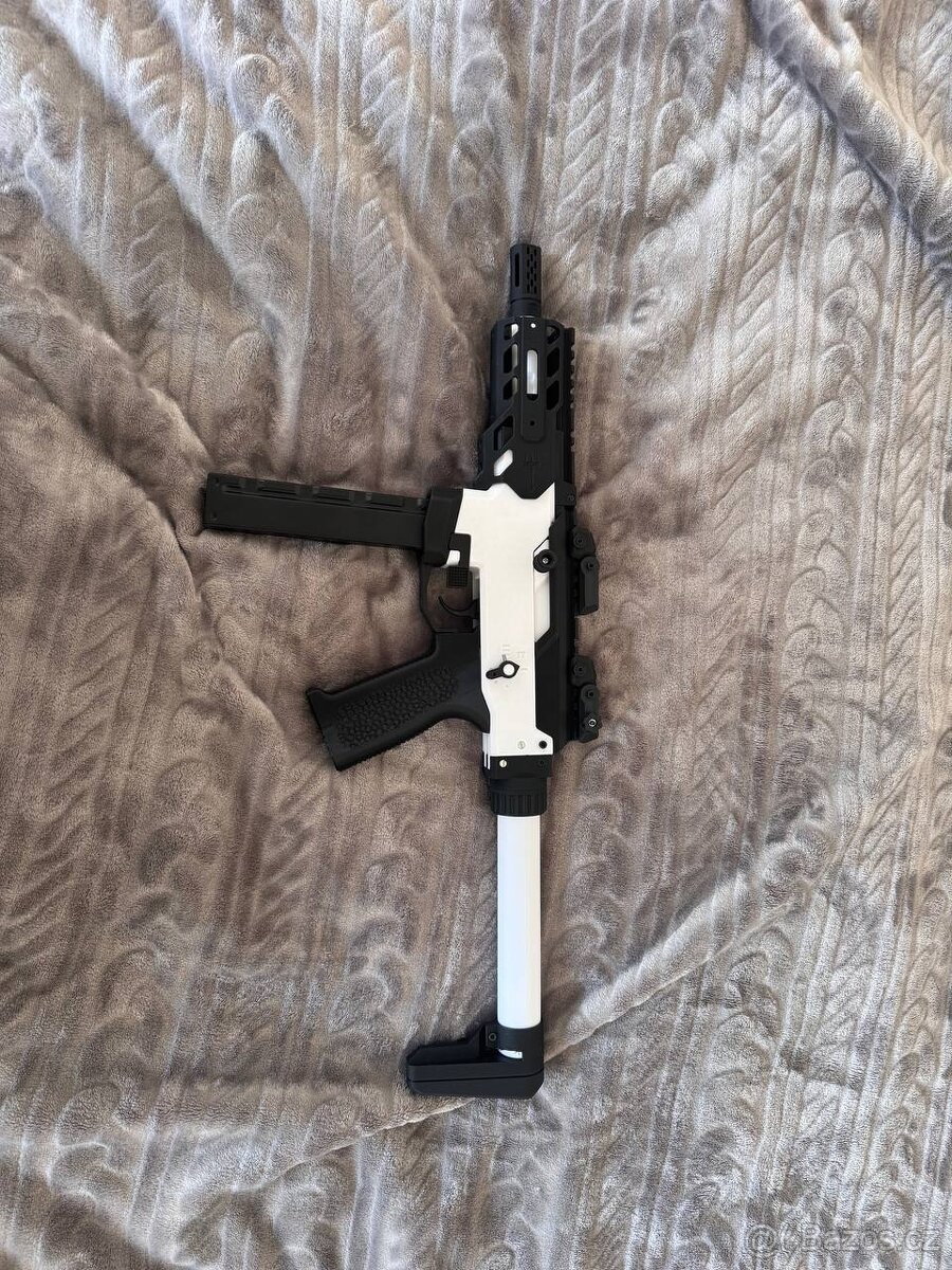 zakázková airsoftová zbraň - 6