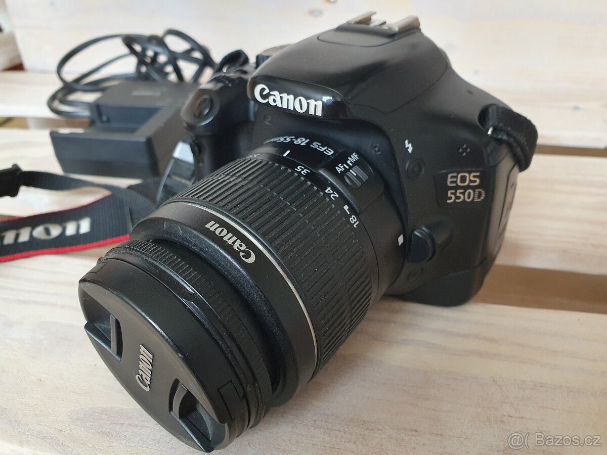 Canon EOS 550D se základním objektivem. - 6