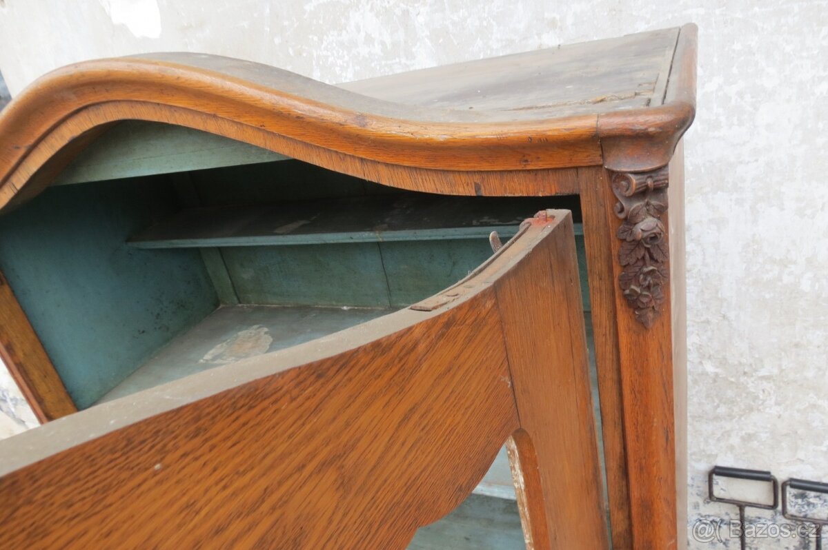 Dubová vitrína - 6