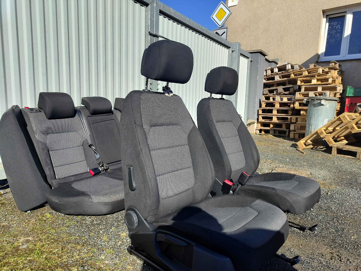 Sedačky Passat B7 - sedan - 6