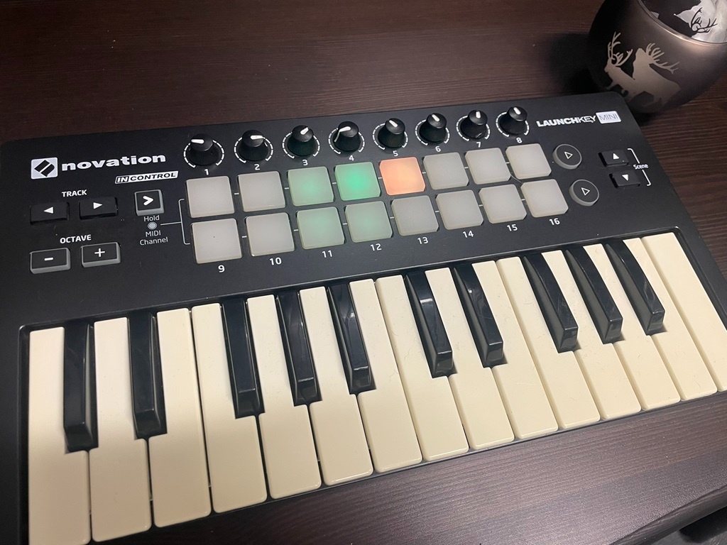 Novation Launchkey Mini - MIDI klávesy - 6