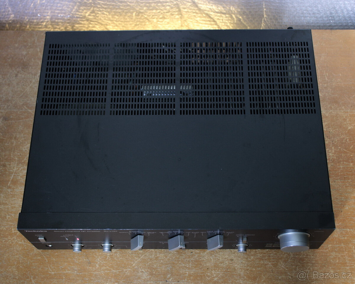 Zesilovač Technics. - 6