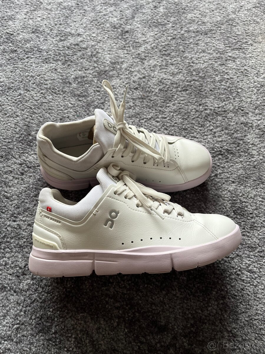 19x Dámské boty On Running Cloud, velikost 38 - 38,5 - 6