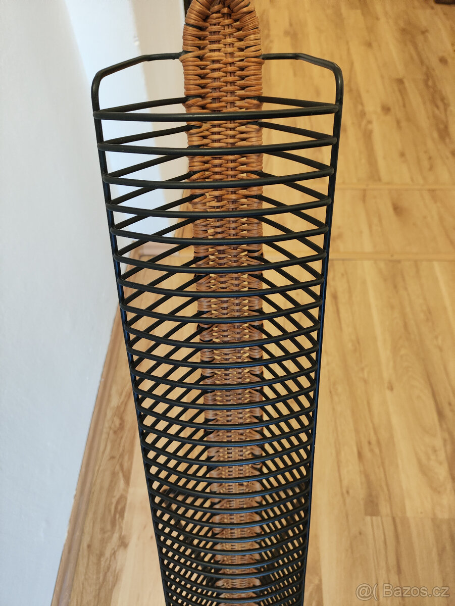 Veliký kovový stojan na 46 ks CD/DVD - 6