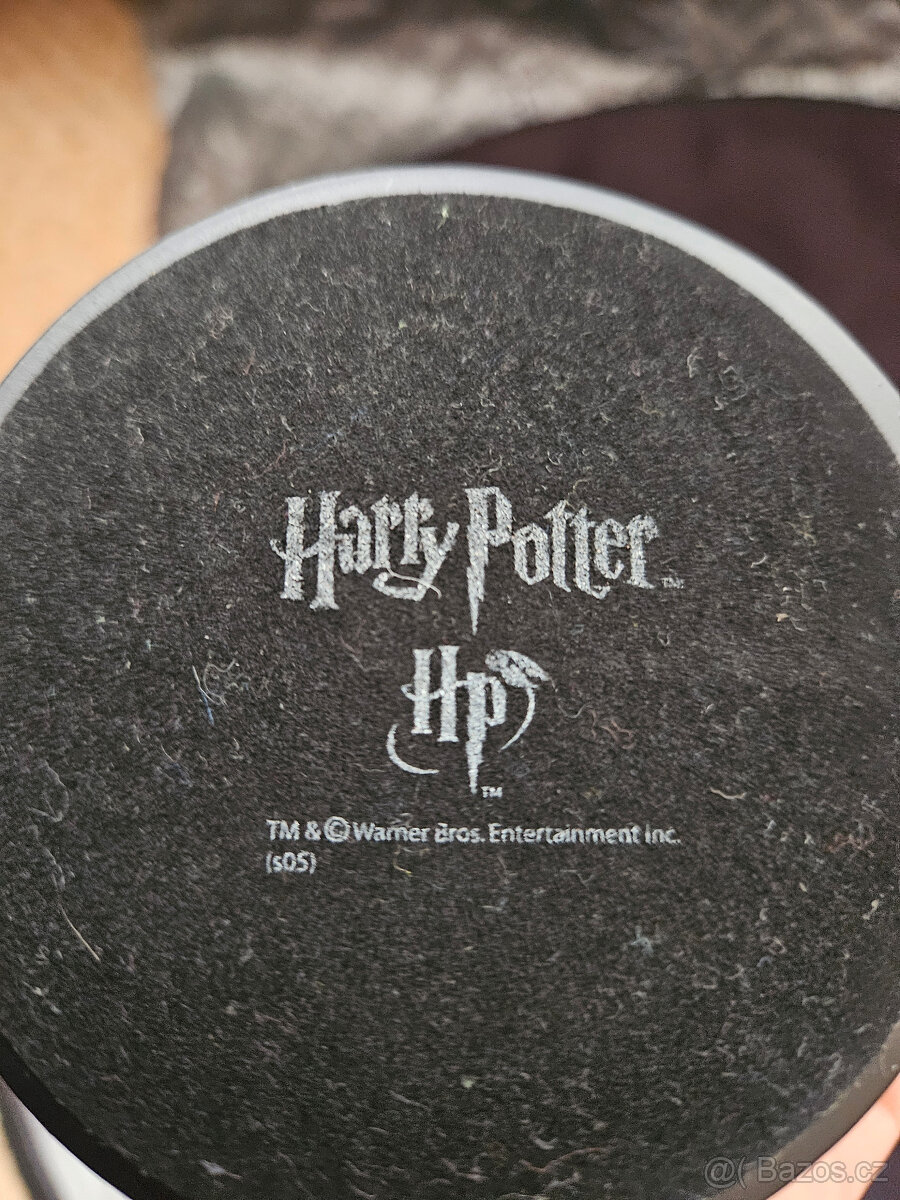 Harry Potter – soška Zlatonka na podstavci "Golden Snitch - 6