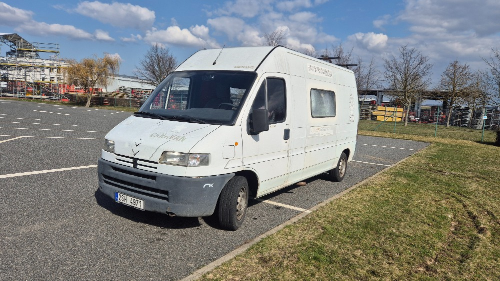 Obytná dodávka pro 4 osoby - 6