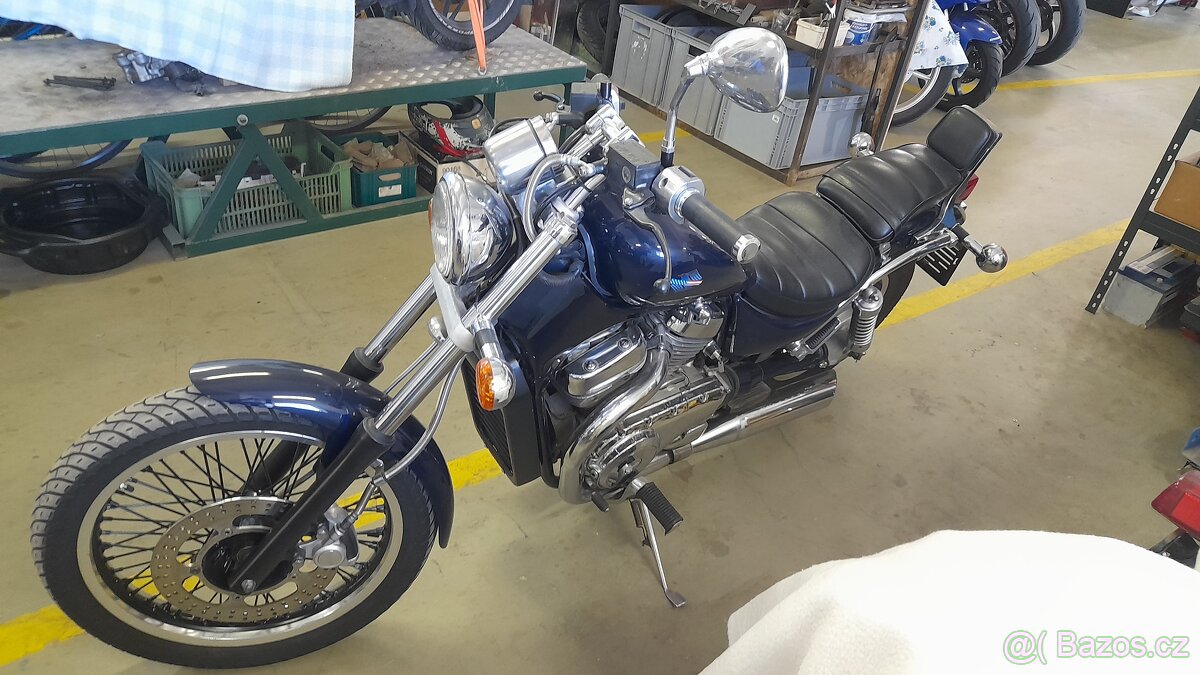 Suzuki Intruder 750 - 6