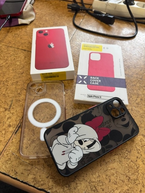 Apple iPhone 13 červený 512GB - 6
