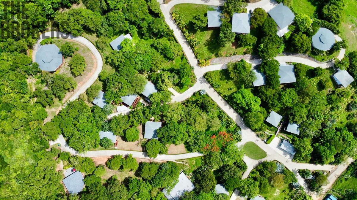 2BD&2BT Wooden Bungalow Diamond Hill Resort, Roatan - 6