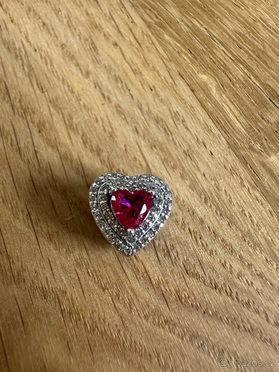 Červené srdce s kamínky na Pandora náramek - 6