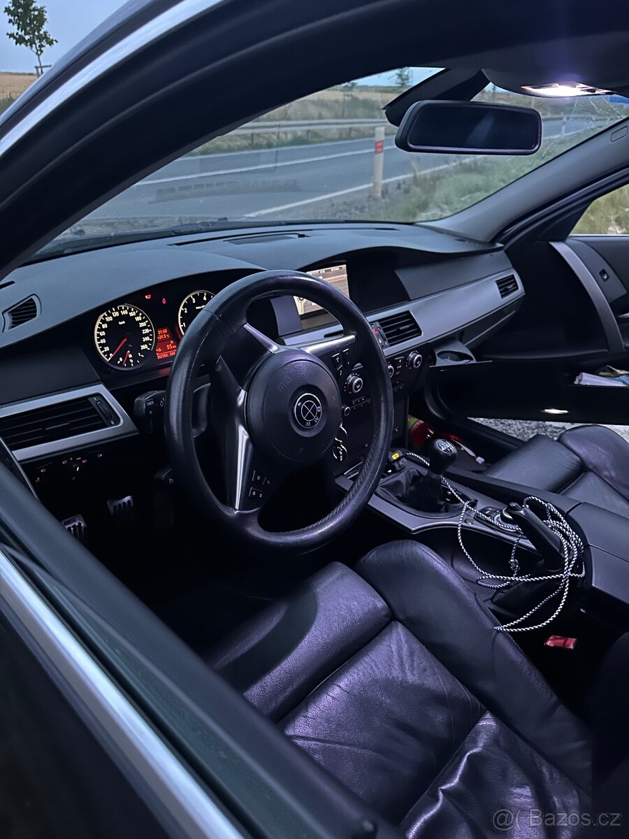 Bmw e60 525i - 6