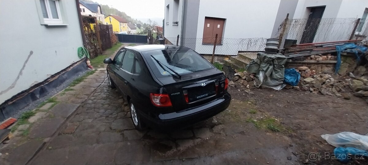Prodám Hyundai elantra 2005 - 6
