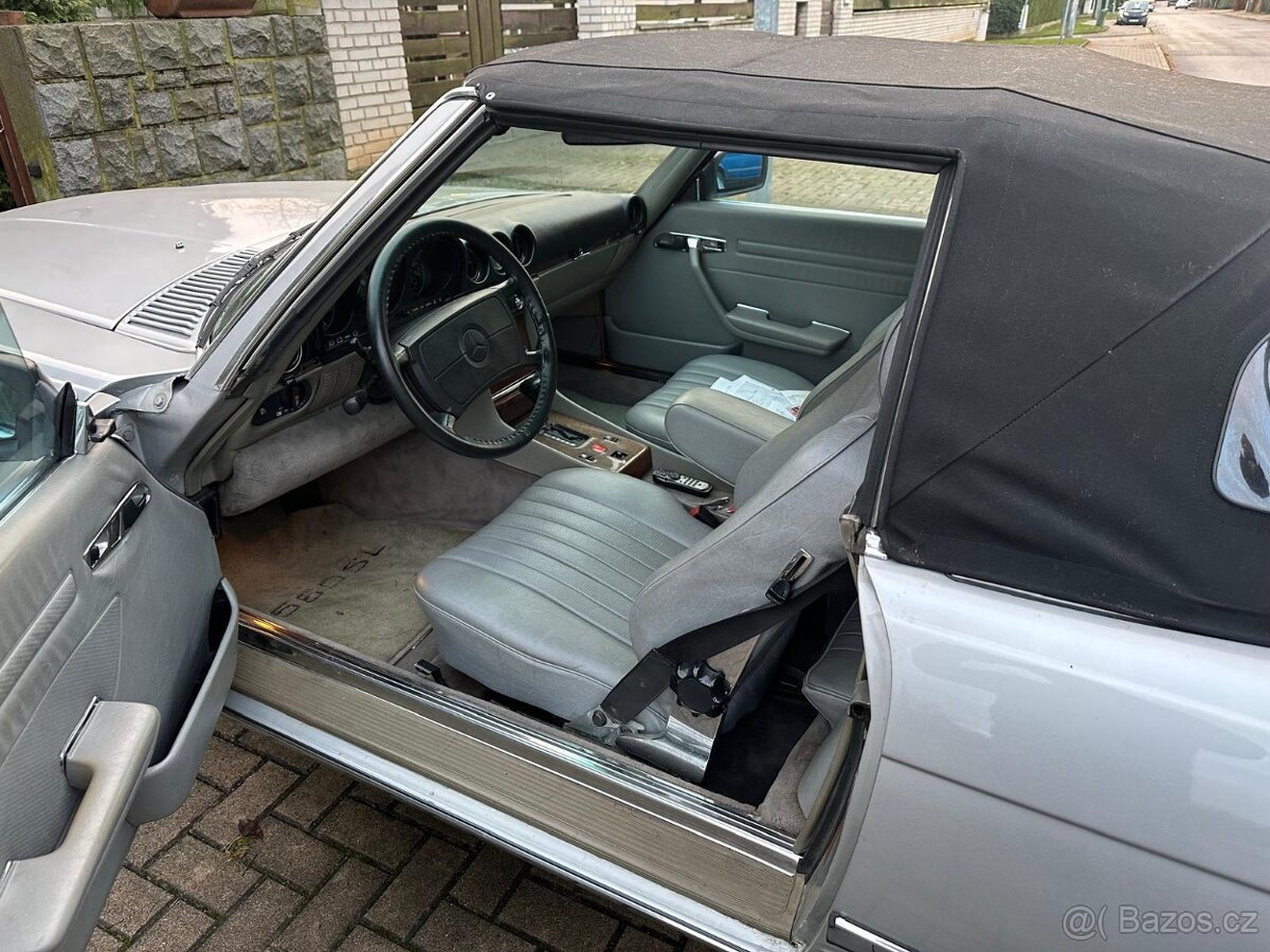 Mercedes Benz 560SL - 6