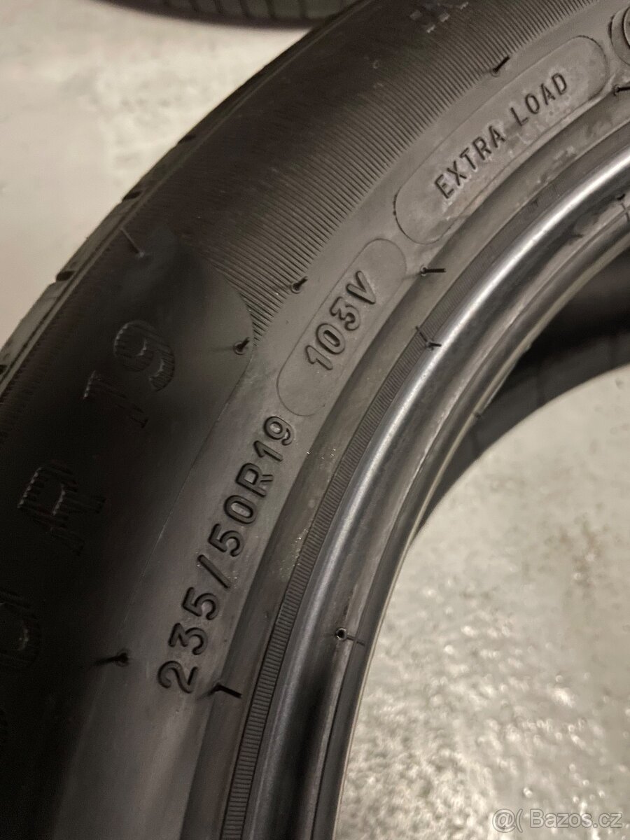 Pneu Michelin 4x 235/50/19 dot24 - 6