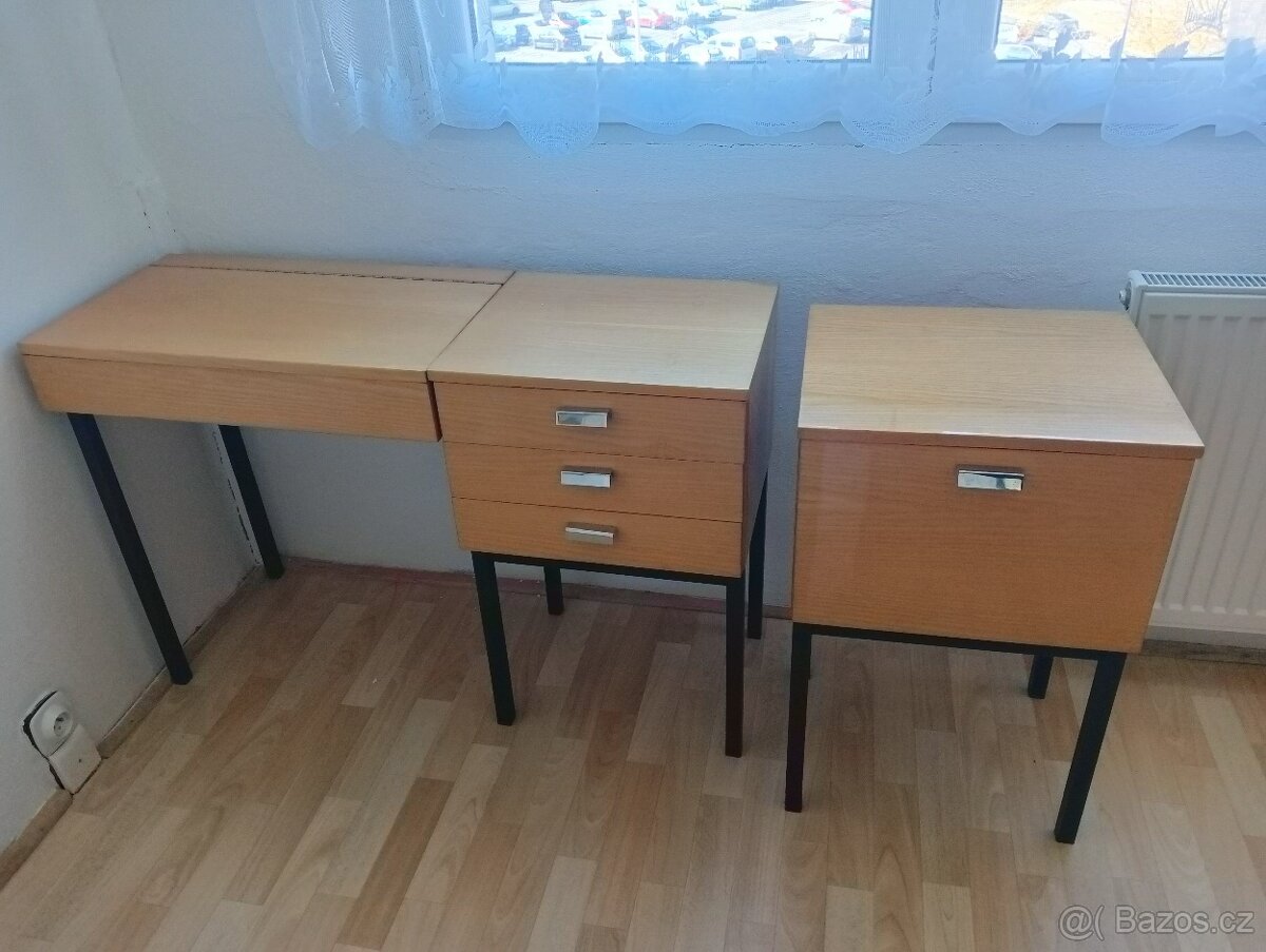 Skříň,toaletka, noční stolek,postele - 6