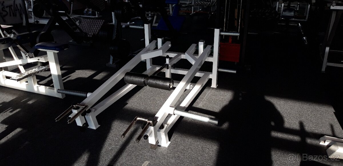 Posilovací stroje typu Hammer - 6