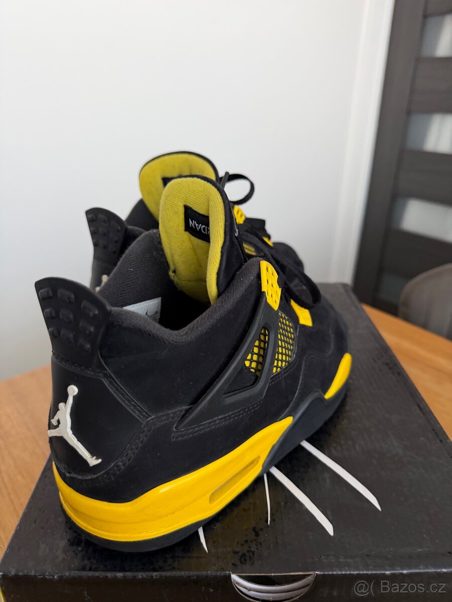 Nike AIR JORDAN 4 RETRO Thunder - 6