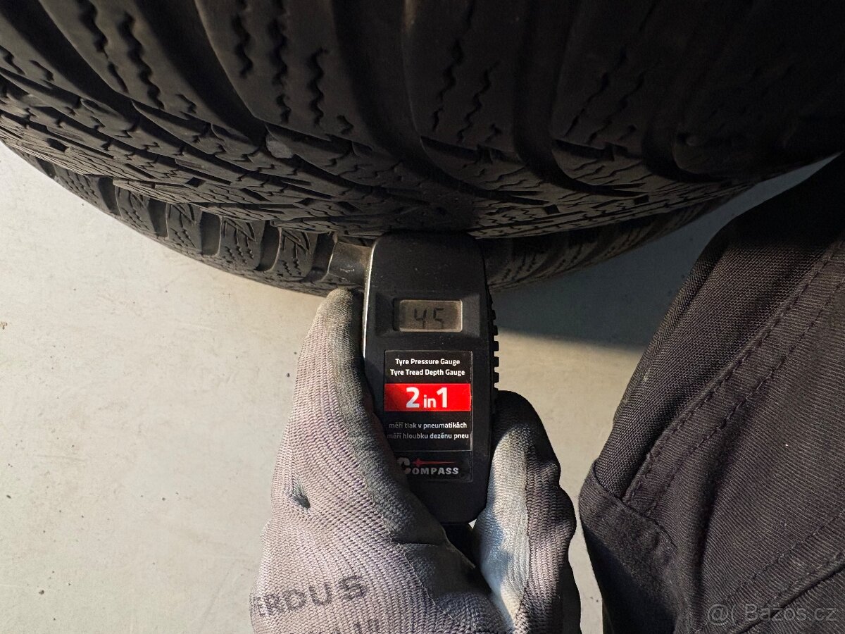 Zimní pneu Kumho 215/60R16 - 6