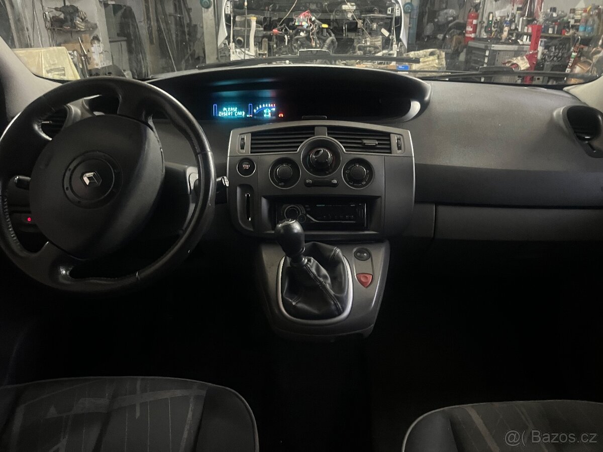 Renault Scenic 1.6 - 6