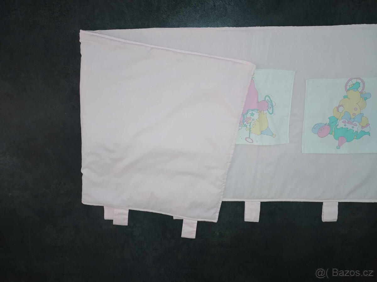 Kapsář okolo postele - 6