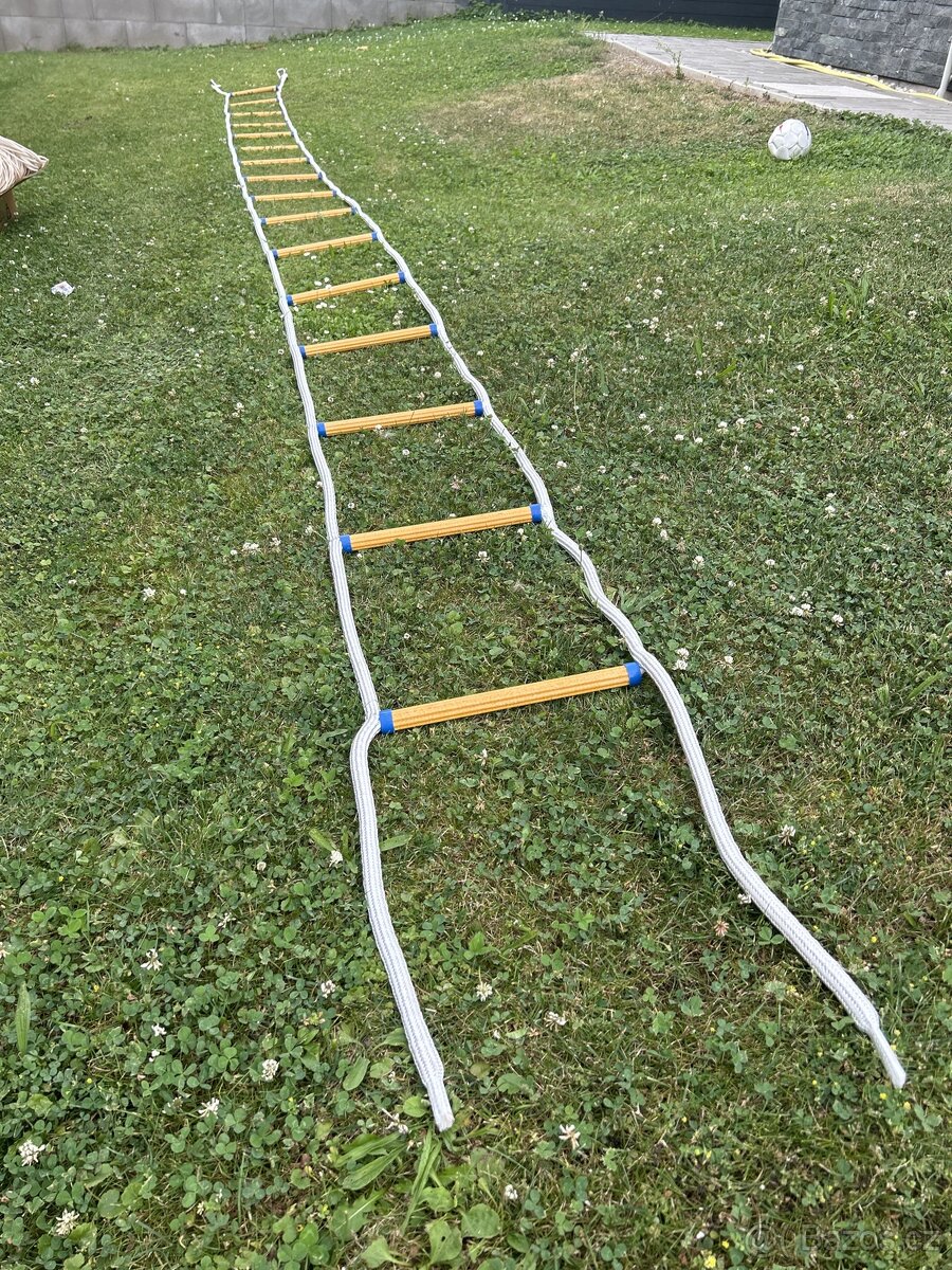 Požární únikový ohnivzdorný bezpečnostní žebřík 680 cm - 6