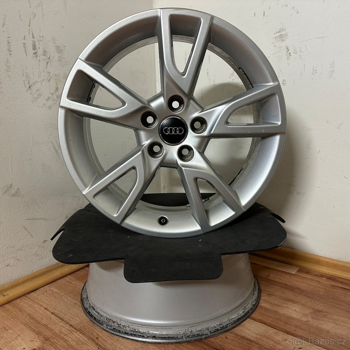 AUDI Q3 / VW TIGUAN 5x113 R17 ET33 (6,5Jx17) 57,1m - 6