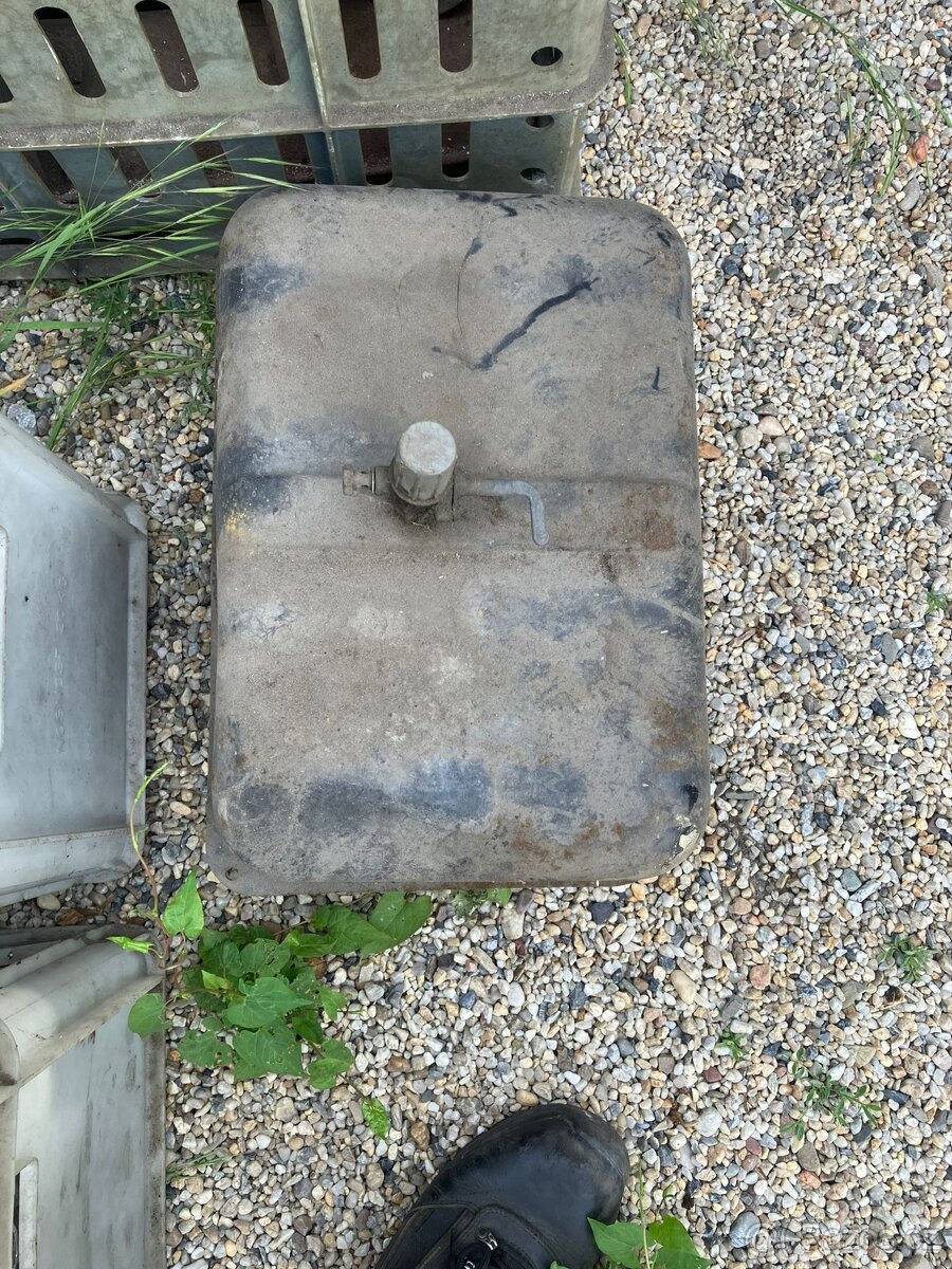 náhradní díly trabant 601 - 6