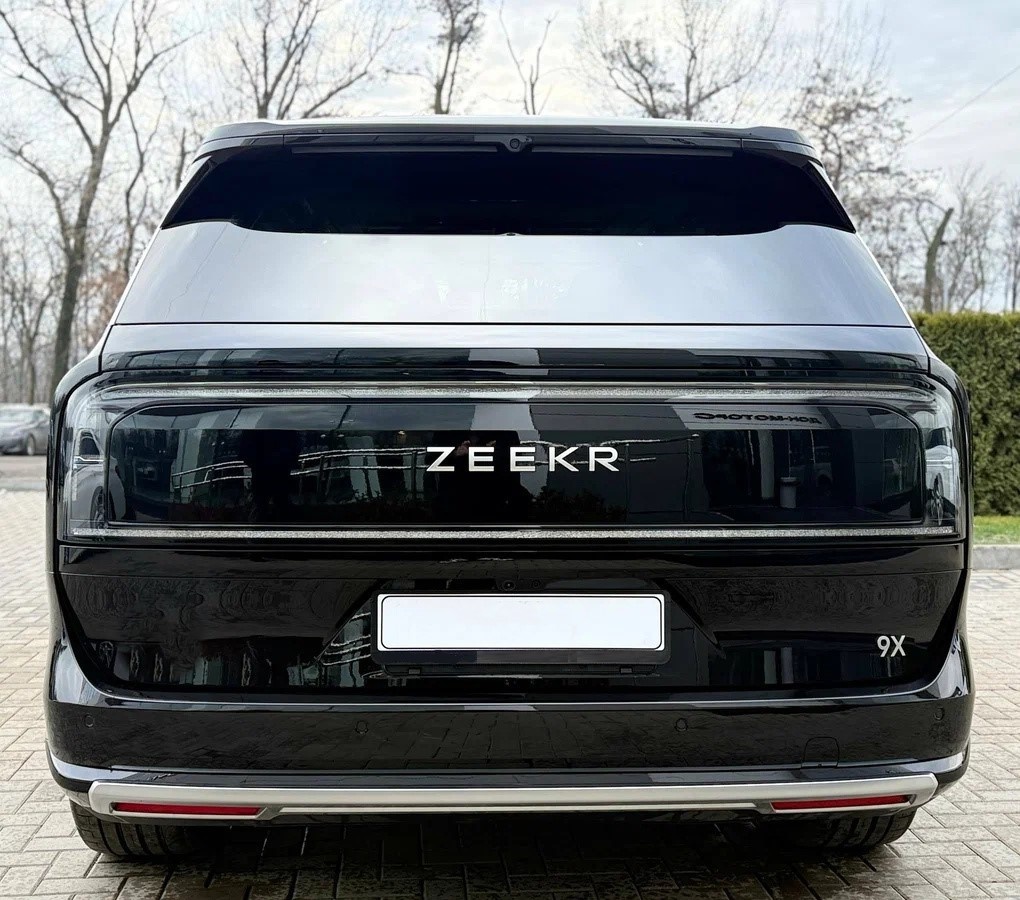 Zeekr 9X Max - 660 kW (897 koní) - 6