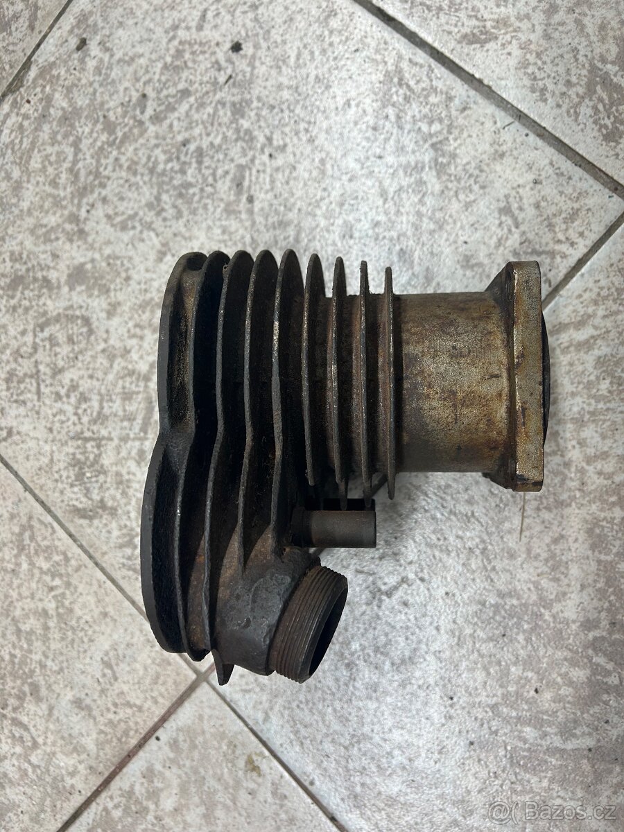 Indian Scout 101 600ccm - válce, písty - 6