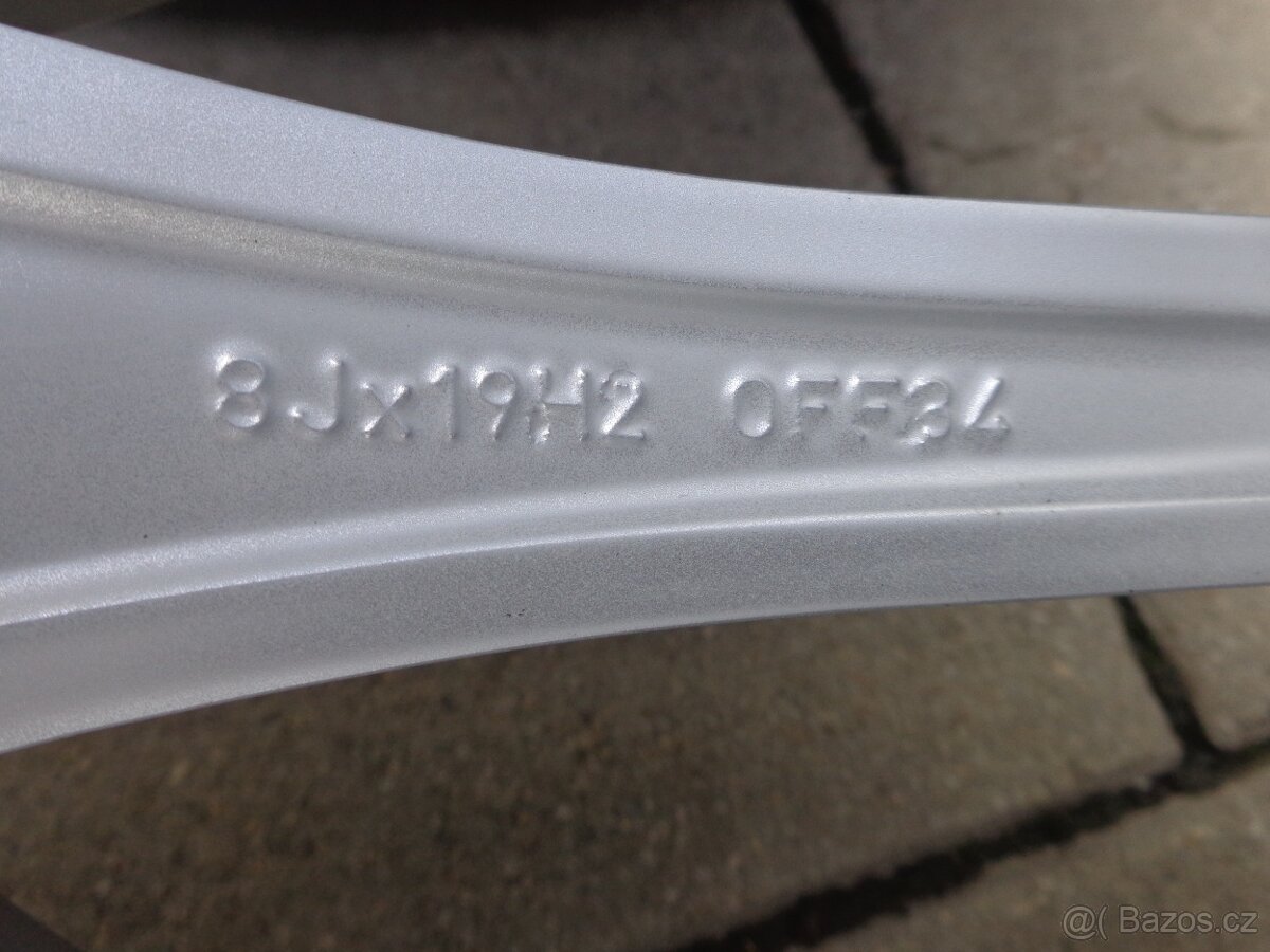 Alfa Romeo Stelvio zimna sada kol 235/55R19 - 6