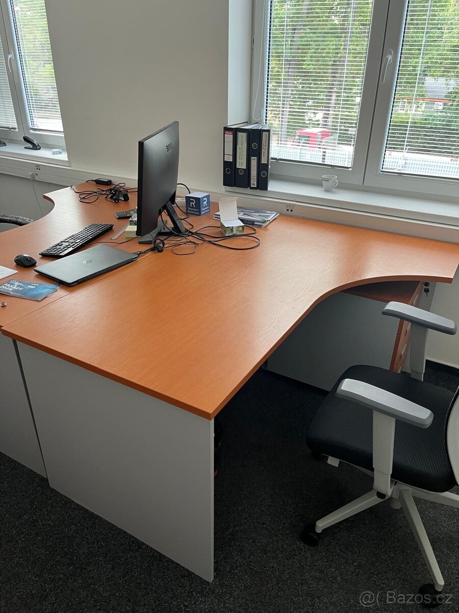 kancelářský nábytek - 6