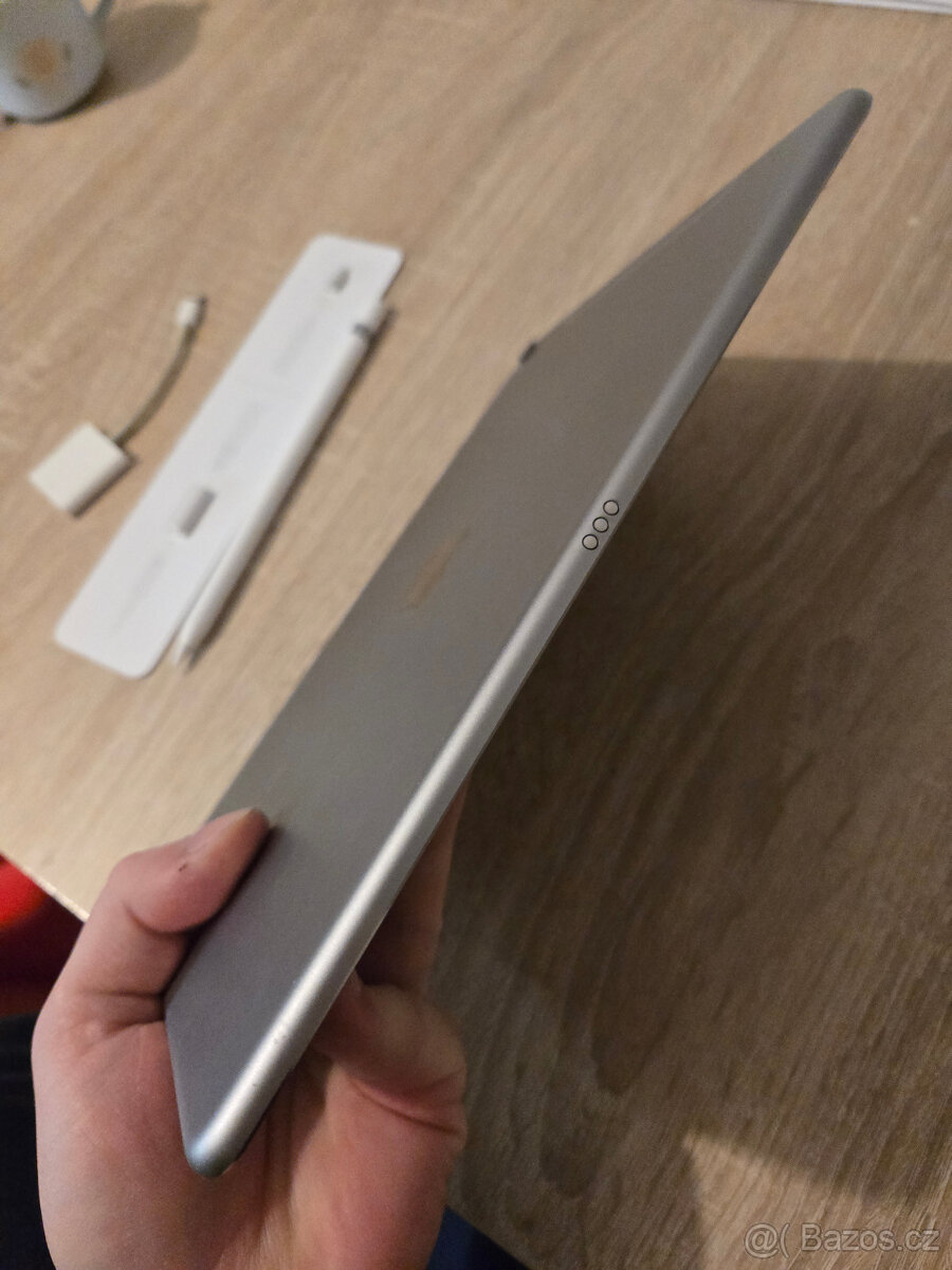 Apple iPad Pro 10.5 256GB Cellular + Apple pencil - 6