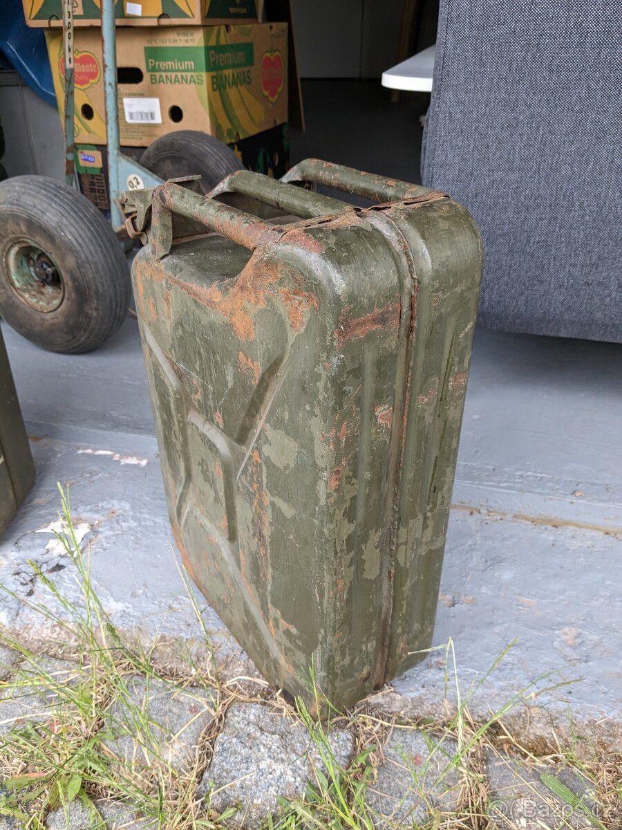 Vojenské plechové 20l kanystry - 6