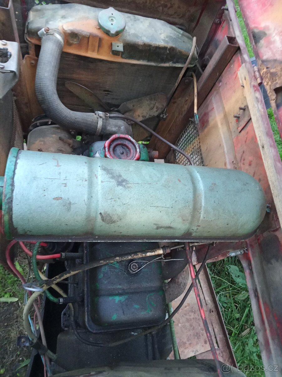 Prodám traktor domácí výroby motor 1203 - 6