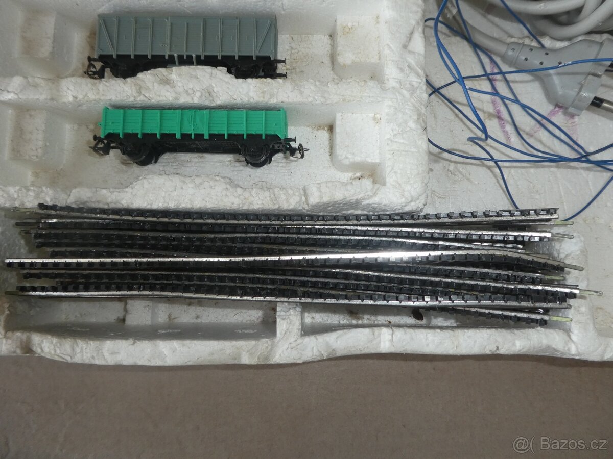 Modely vláčků TT včetně kolejí a trafa - 6