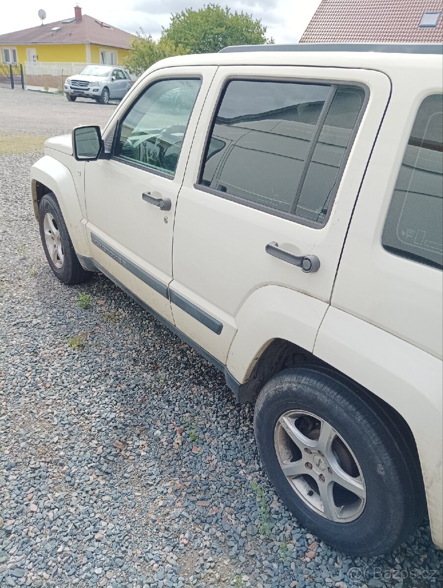 Jeep Cherokee,Liberty KK 2,8 Crd - 6